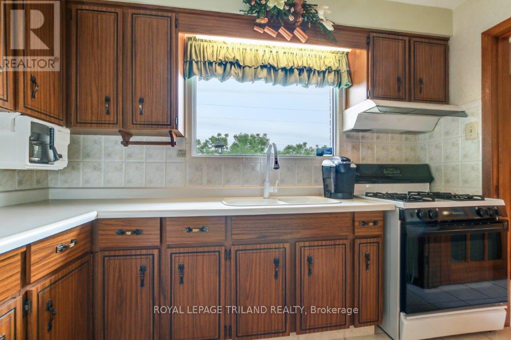 10179 Lynhurst Park Drive, Central Elgin, Ontario  N5P 2E5 - Photo 14 - X12224605