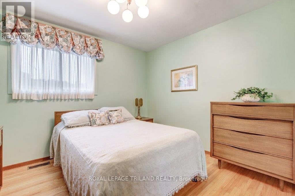 10179 Lynhurst Park Drive, Central Elgin, Ontario  N5P 2E5 - Photo 16 - X12224605