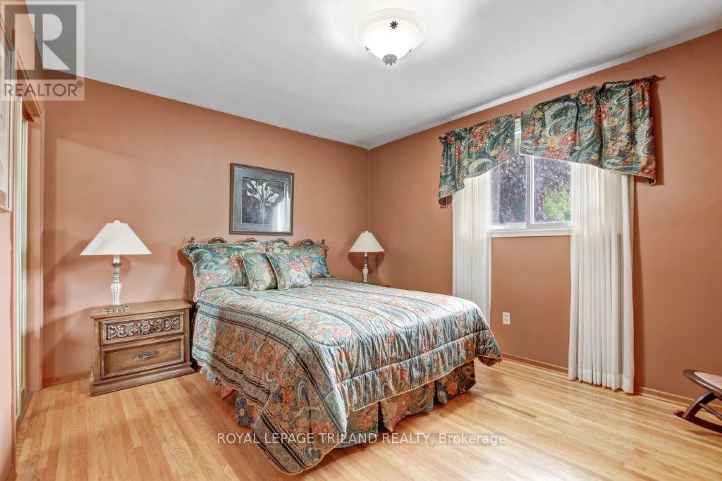 10179 Lynhurst Park Drive, Central Elgin, Ontario  N5P 2E5 - Photo 17 - X12224605