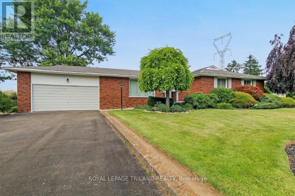 10179 Lynhurst Park Drive, Central Elgin, Ontario  N5P 2E5 - Photo 3 - X12224605