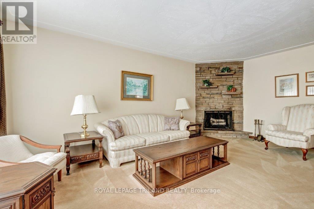 10179 Lynhurst Park Drive, Central Elgin, Ontario  N5P 2E5 - Photo 9 - X12224605