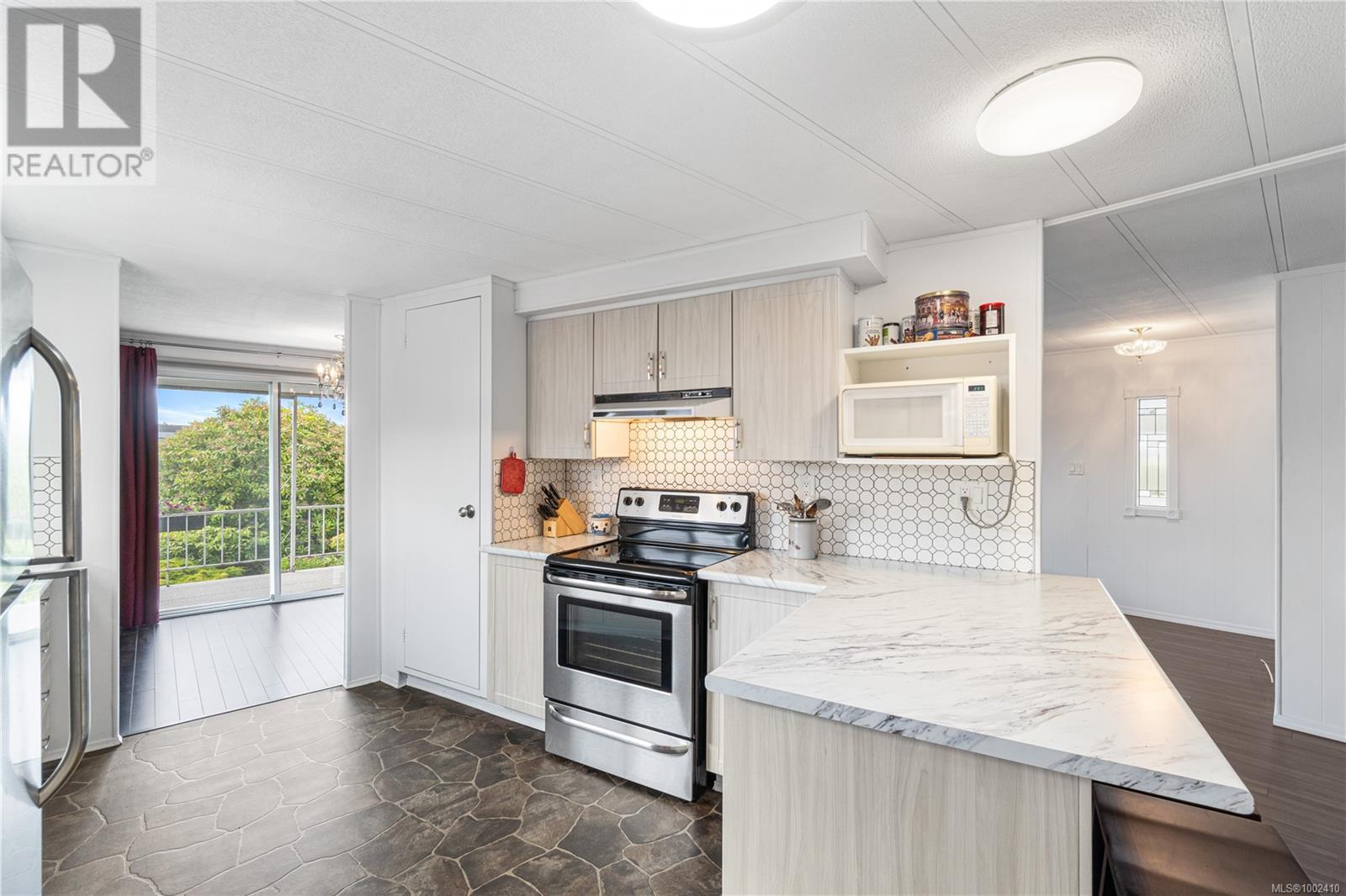 Property at 63 6325 Metral Dr image 5