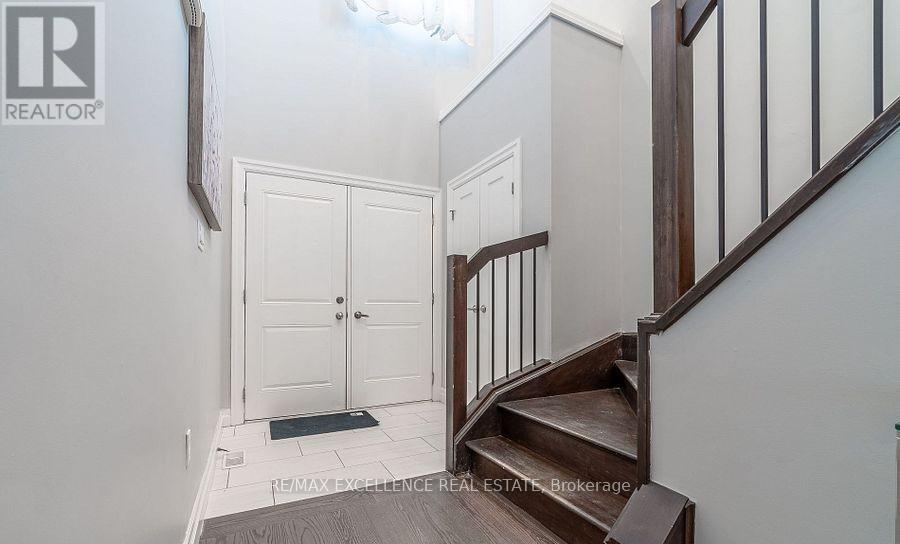 3023 Doyle Drive, London South (South U), Ontario  N6M 0G9 - Photo 4 - X12224471