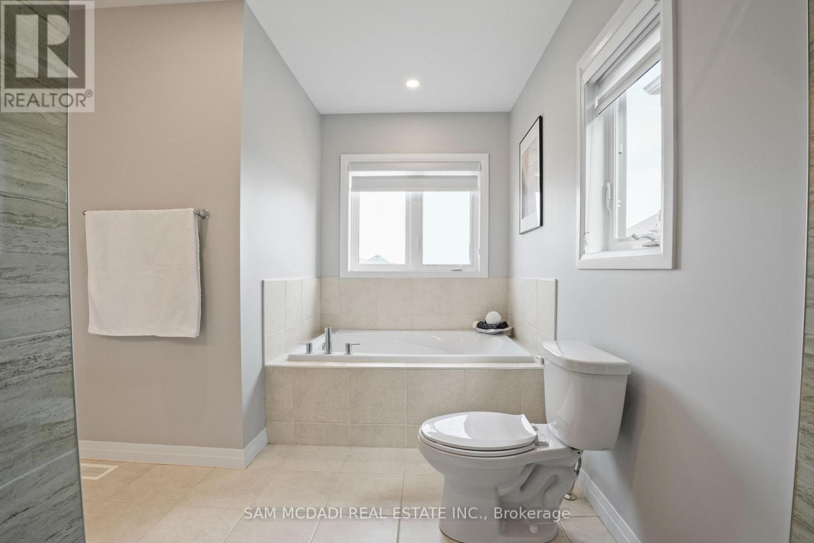 4037 Stadelbauer Drive, Lincoln (Beamsville), Ontario  L3J 0S5 - Photo 17 - X12224495