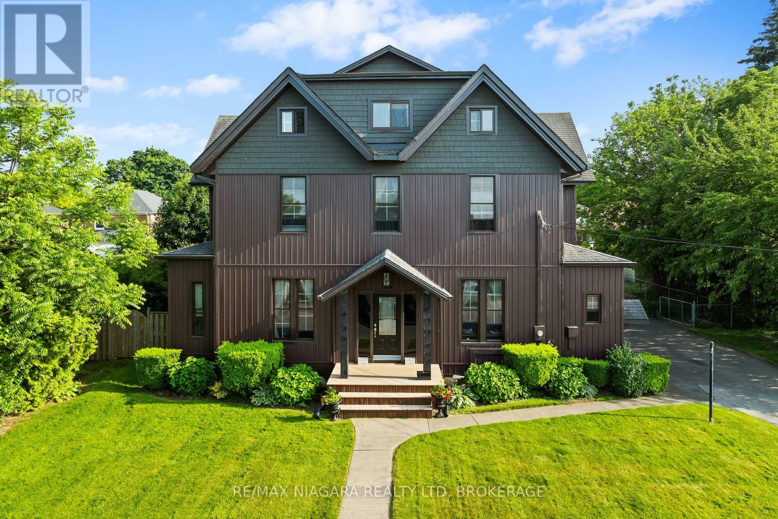 5368 Menzie Street, Niagara Falls (Downtown), Ontario  L2E 2V8 - Photo 1 - X12224568