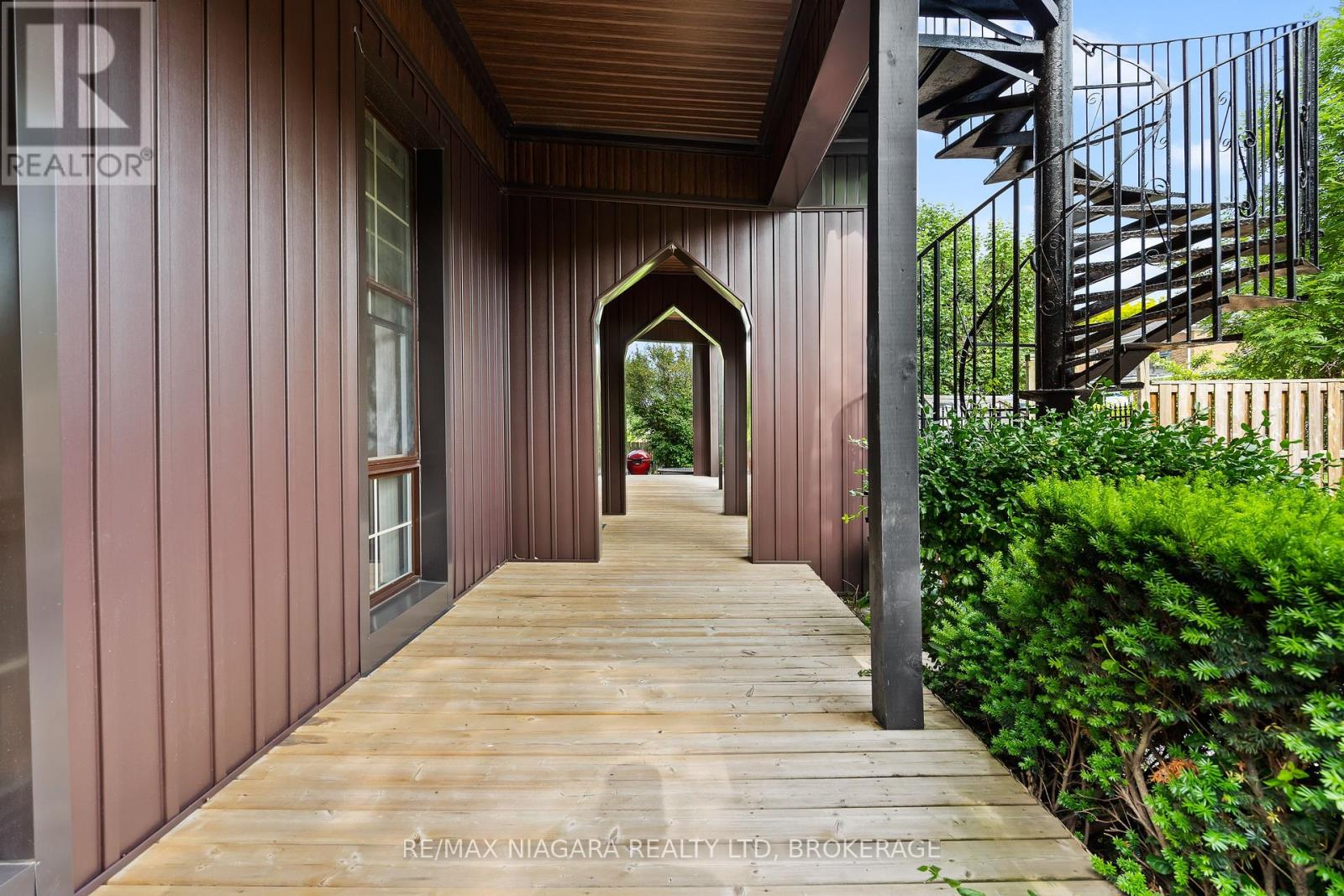 5368 Menzie Street, Niagara Falls (Downtown), Ontario  L2E 2V8 - Photo 6 - X12224568