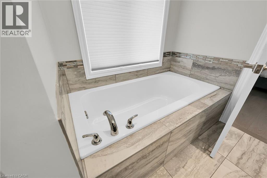 216 Eleanor Avenue, Hamilton, Ontario  L8W 1C8 - Photo 29 - 40741842