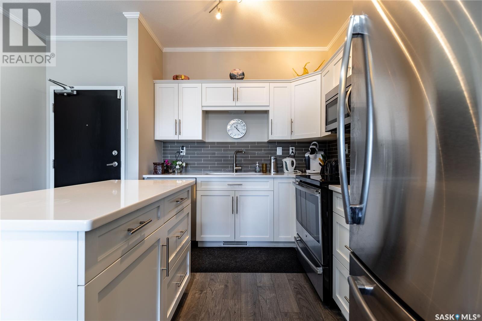 Property at 215 545 Hassard CLOSE image 4