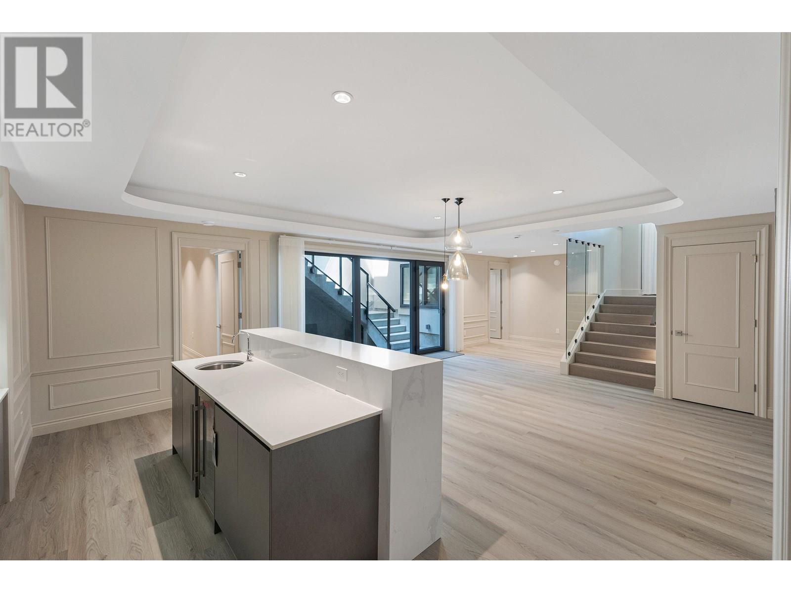 6363 Buckingham Drive, Burnaby, British Columbia  V5E 4B5 - Photo 2 - R3012988