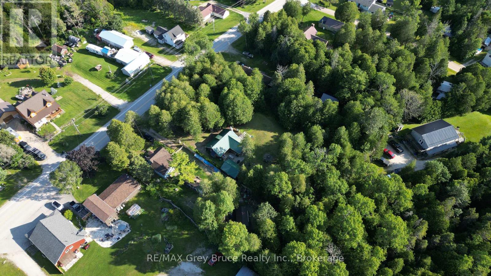18 Stokes River Road, Northern Bruce Peninsula, Ontario  N0H 2M0 - Photo 32 - X12224684
