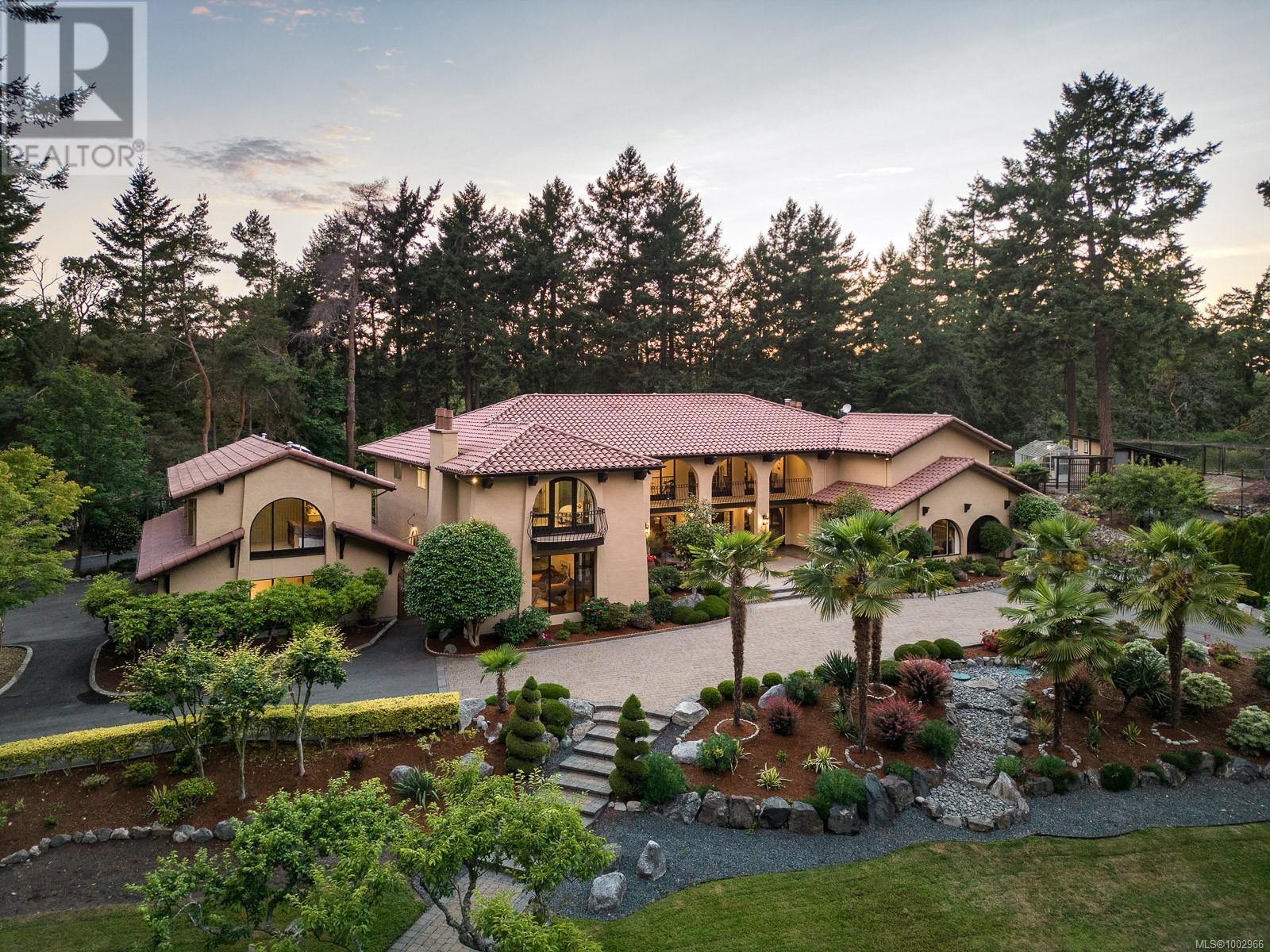2495 Shannon Pl, Saanich, British Columbia