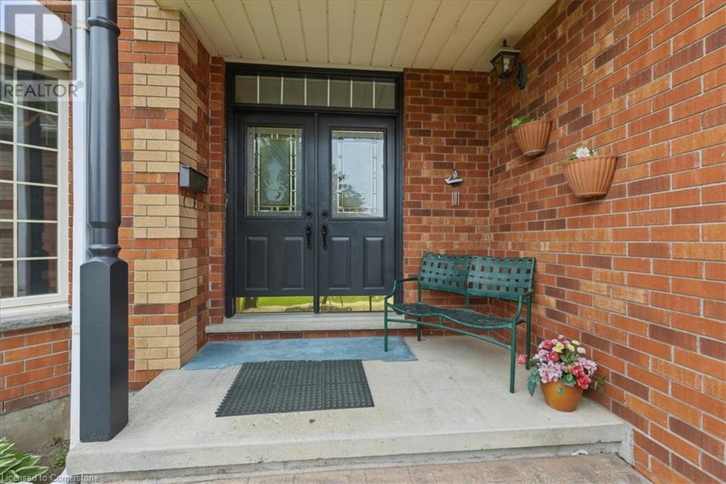 Property at 98 HUME Drive image 4