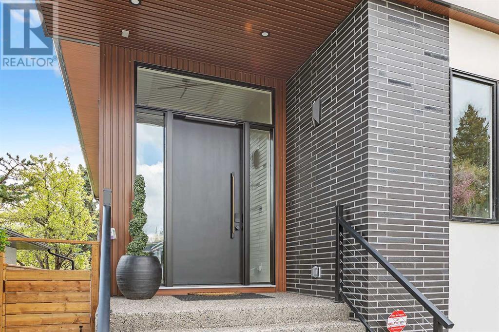 Property at 1027 39 Avenue NW image 3