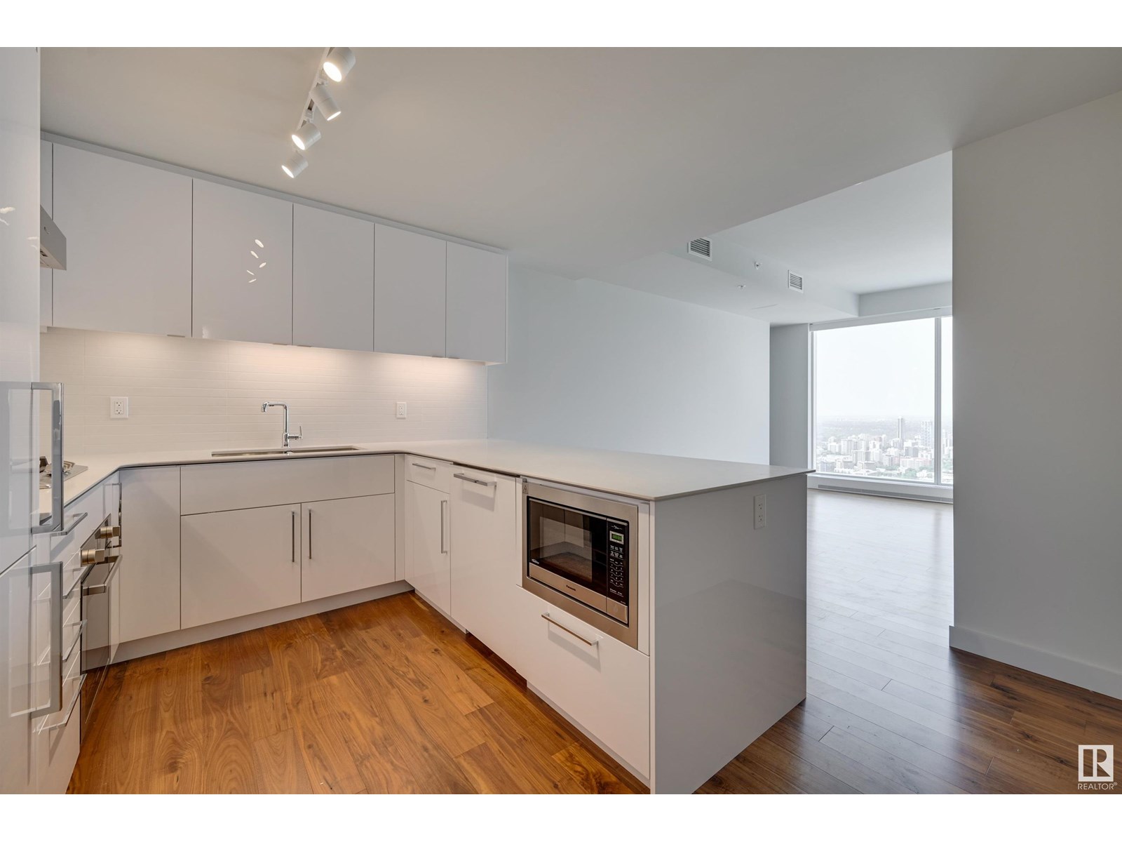 #4207 10360 102 St Nw Nw, Edmonton, Alberta  T5J 0K6 - Photo 2 - E4442656