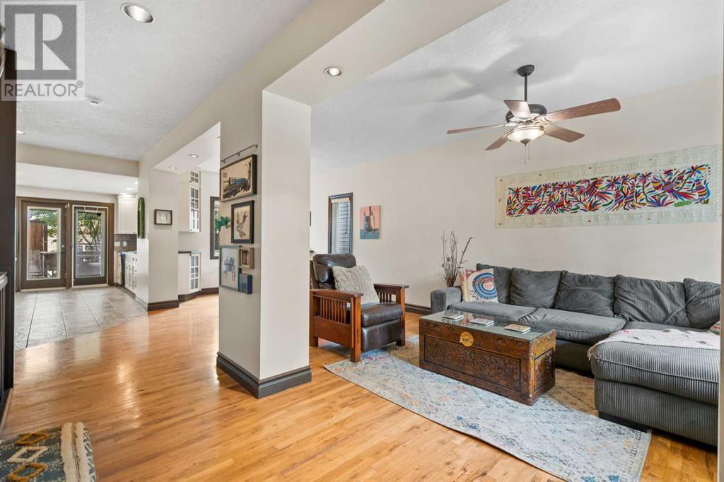 Property at 130B 21 Avenue NE image 3