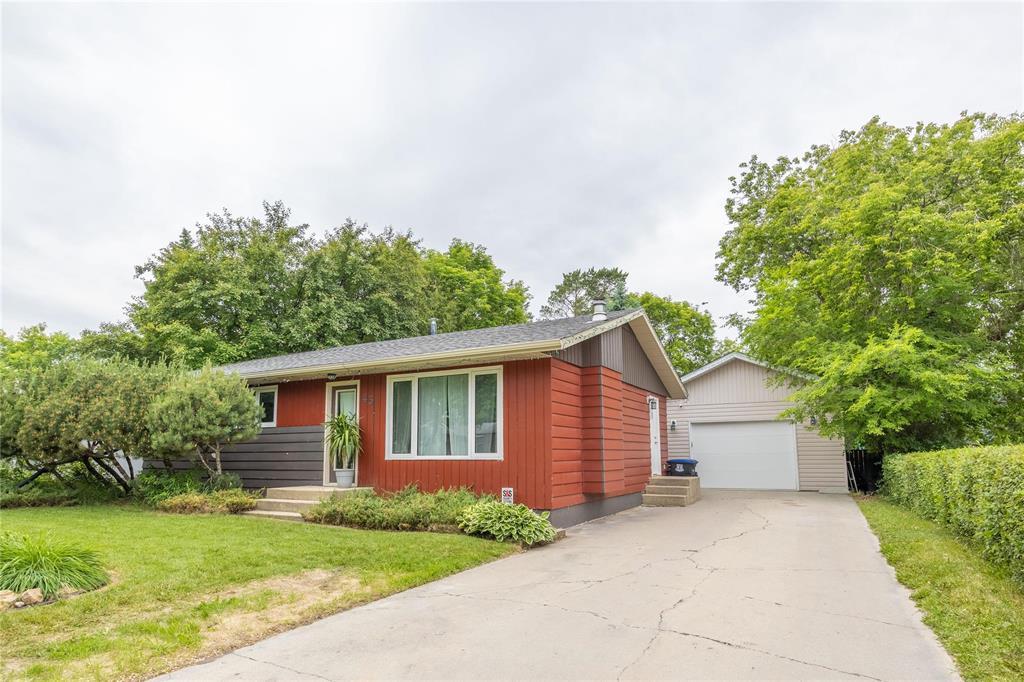 43 Pine Crescent Steinbach, Manitoba R16//Steinbach/This charming, fully finished home is an excellent opportunity for first-time buyers or investors alike! Situated on a quiet street in a great location, this property boasts numerous updates that provide both comfort and peace of mind. Major components have been updated, including the shingles (2015), kitchen (2014), furnace (2014), hot water tank (2014), windows (2017), and soffits/fascia (2014). Inside, you ll find three spacious bedrooms on the main floor, a functional layout, and modern touches throughout. Step outside to enjoy a beautiful private yard with mature trees, perfect for relaxing or entertaining. The property also includes a concrete driveway, a nice detached garage, and a handy shed for additional storage. With its blend of recent upgrades, peaceful surroundings, and a well-maintained yard, this home truly offers exceptional value. Please note - lower level windows may not meet egress. Don't miss your chance to own this move-in ready gem in a desirable neighborhood! (id:48254)