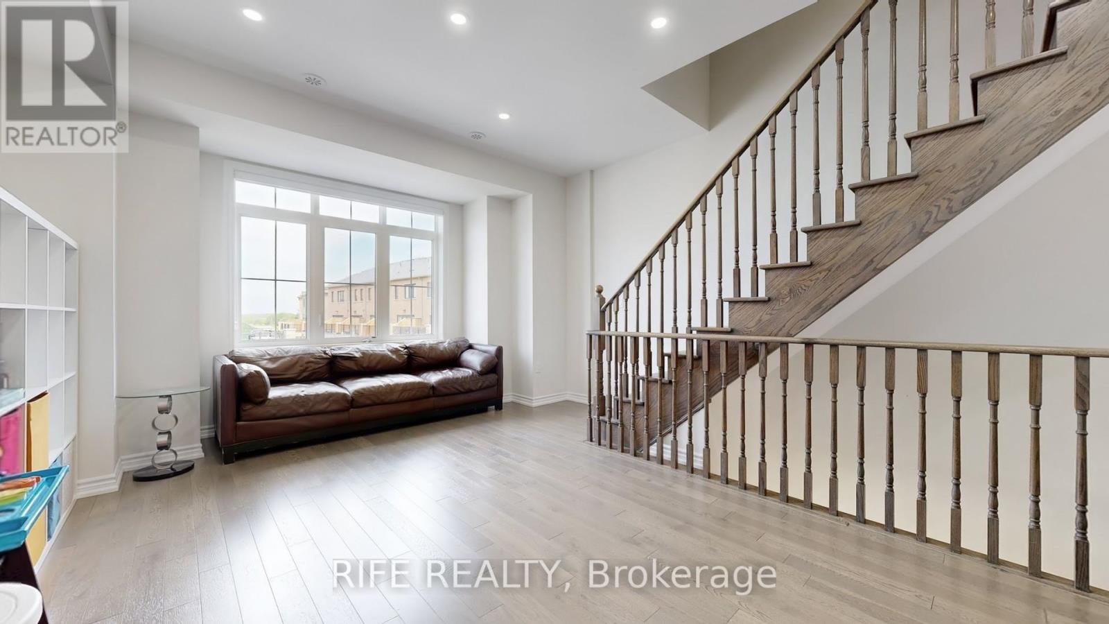 Property at 66 MANNAR DRIVE image 4