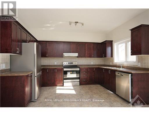 Property at 8164 JEANNE D'ARC BOULEVARD N image 4