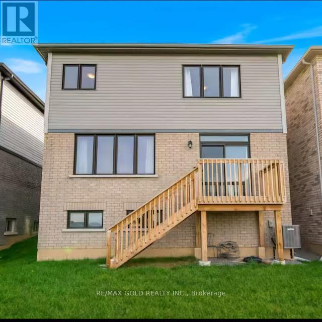 215 Vanilla Trail, Thorold (Rolling Meadows), Ontario  L2V 0L2 - Photo 14 - X12224703