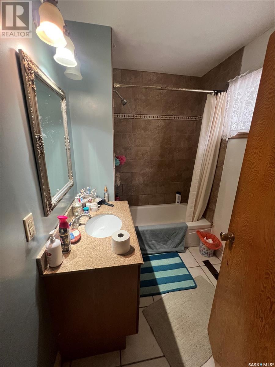 565 15th Street W, Prince Albert, Saskatchewan  S6V 3R3 - Photo 7 - SK998723