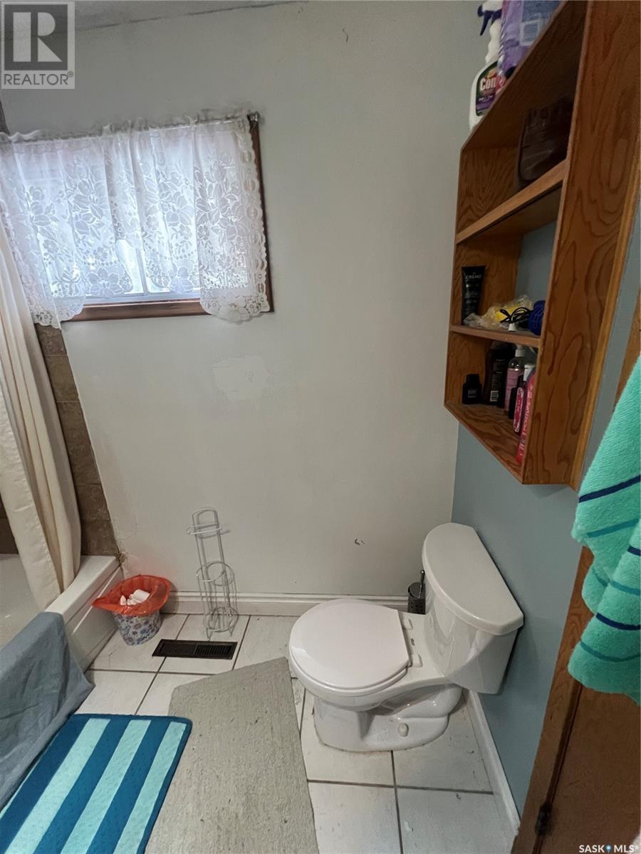 565 15th Street W, Prince Albert, Saskatchewan  S6V 3R3 - Photo 8 - SK998723