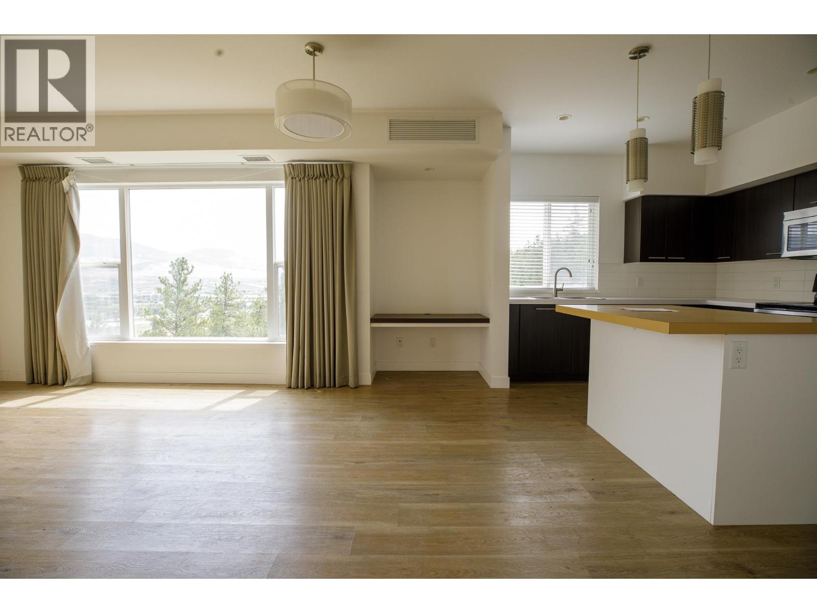 Property at 985 Academy Way Unit# 307 image 4