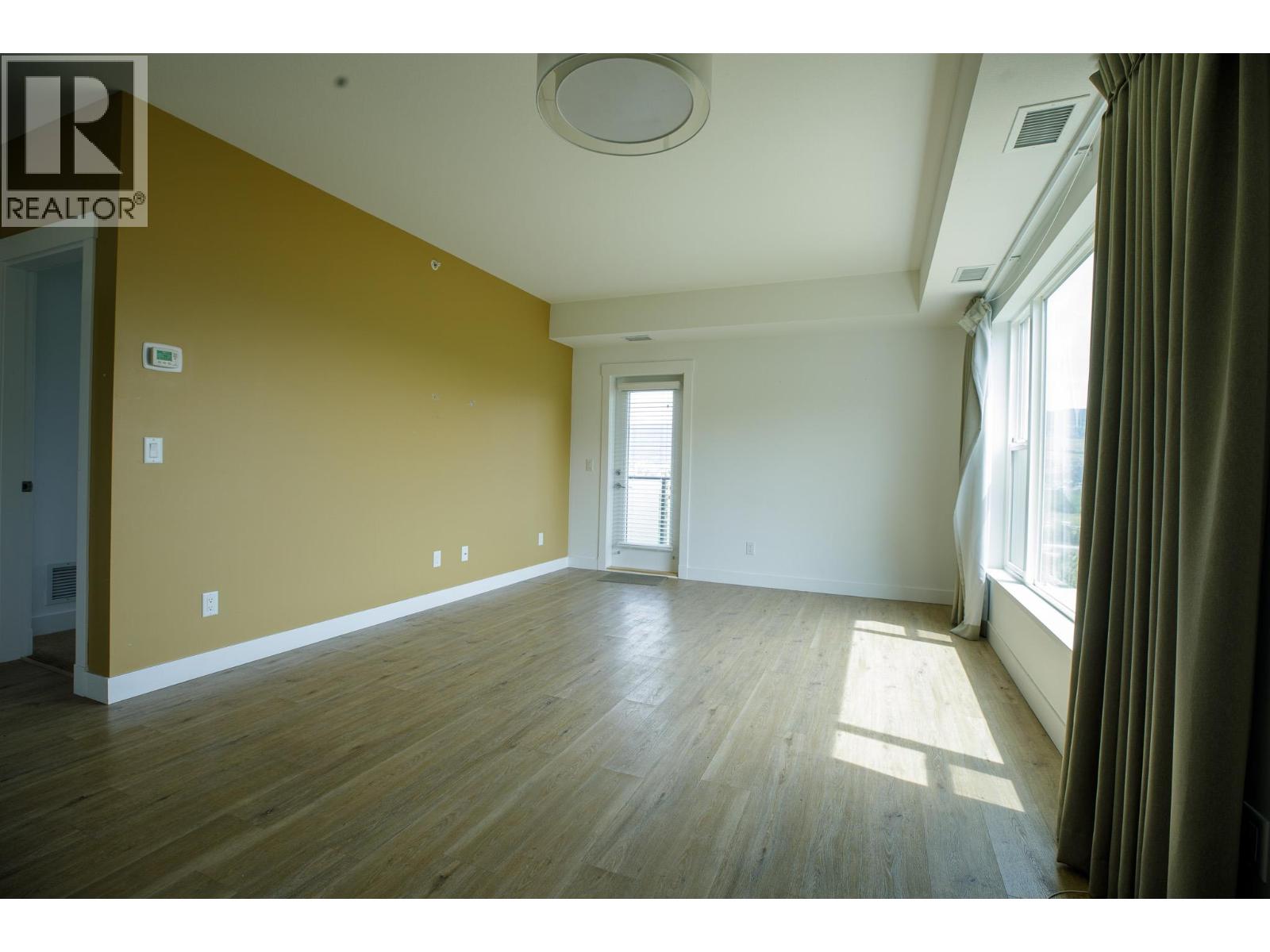 Property at 985 Academy Way Unit# 307 image 5
