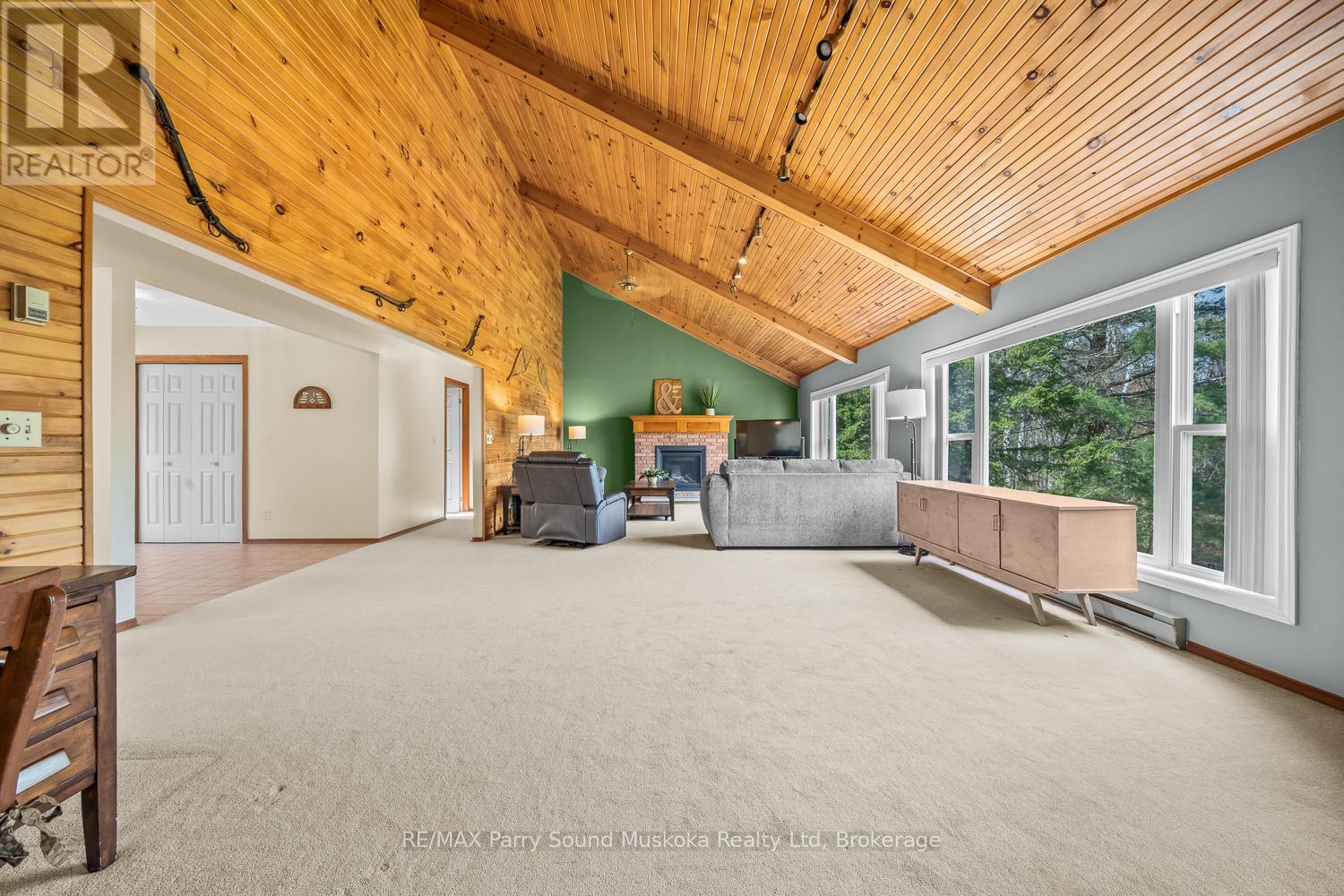 258 Lakeside Trail, Magnetawan, Ontario  P0A 1P0 - Photo 13 - X12224726