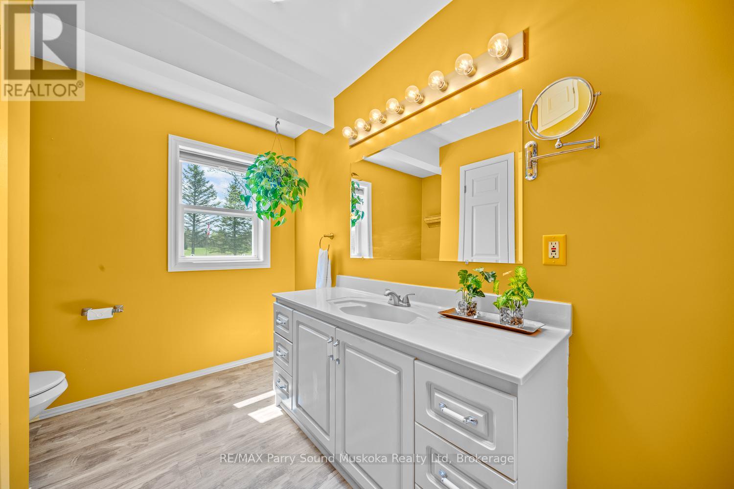 258 Lakeside Trail, Magnetawan, Ontario  P0A 1P0 - Photo 15 - X12224726