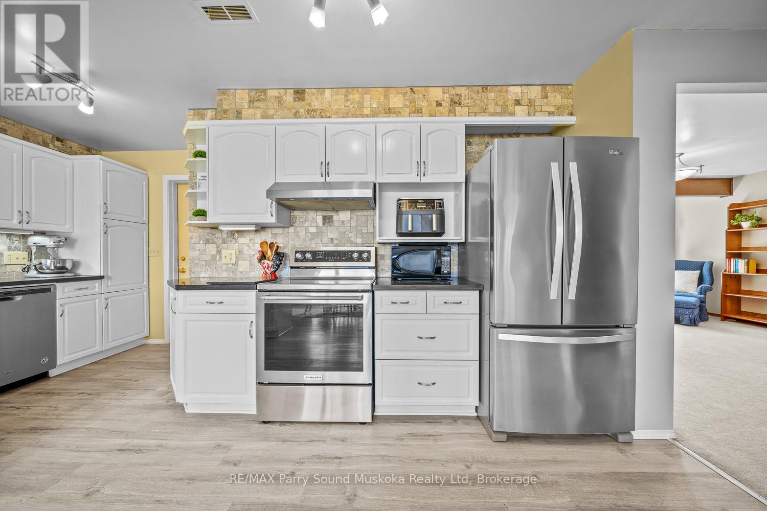 258 Lakeside Trail, Magnetawan, Ontario  P0A 1P0 - Photo 23 - X12224726