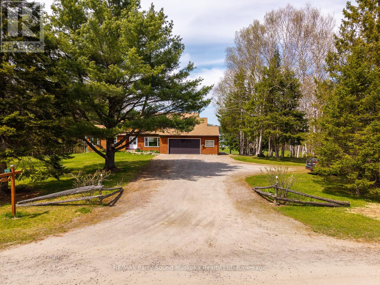 258 Lakeside Trail, Magnetawan, Ontario  P0A 1P0 - Photo 44 - X12224726