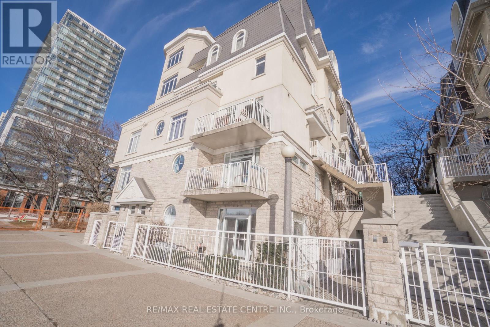 688 - 38 Stadium Road, Toronto, Ontario  M5V 3P4 - Photo 4 - C12224728