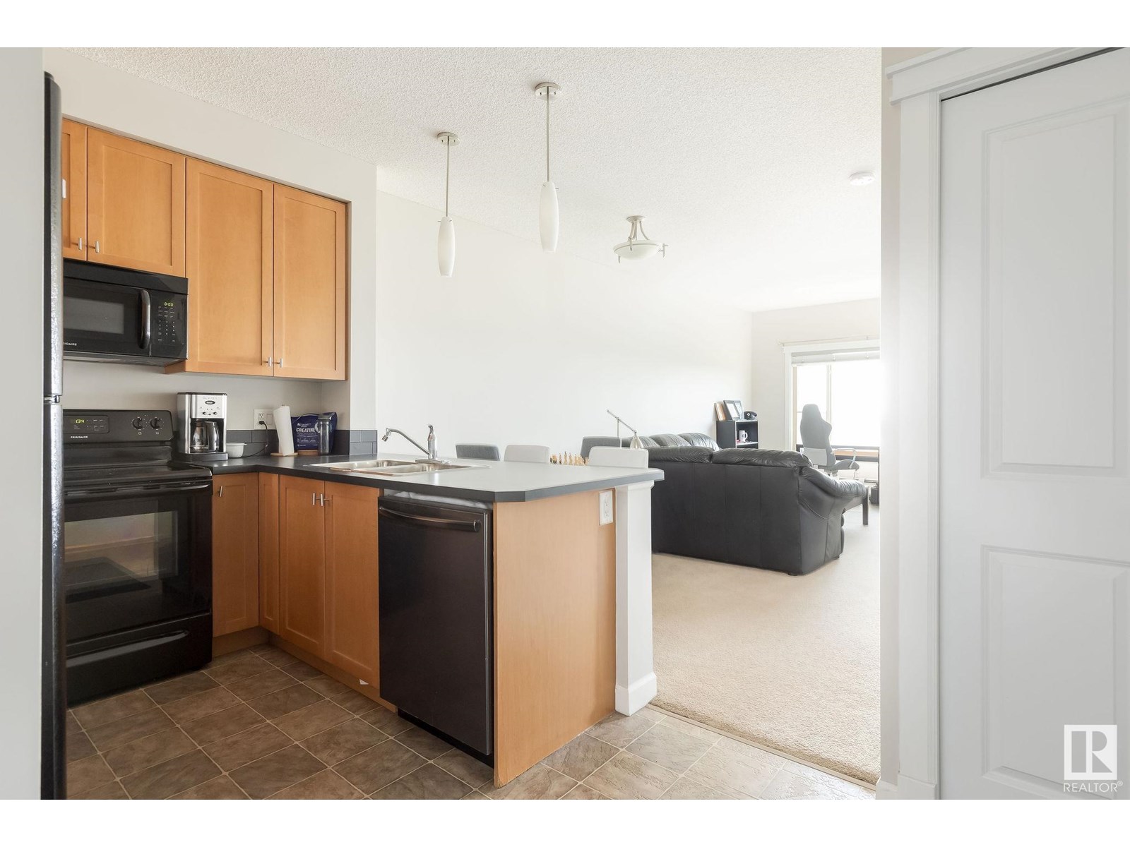 Property at #409 3715 WHITELAW LN NW image 3