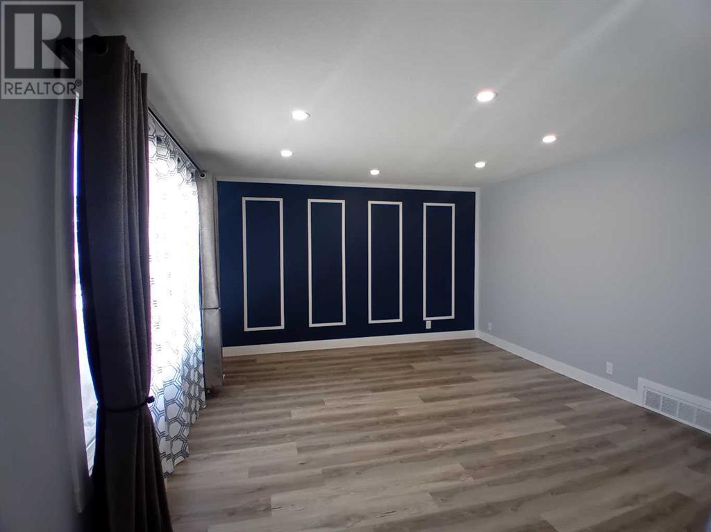 Property at 16 Castledale Gate NE image 5