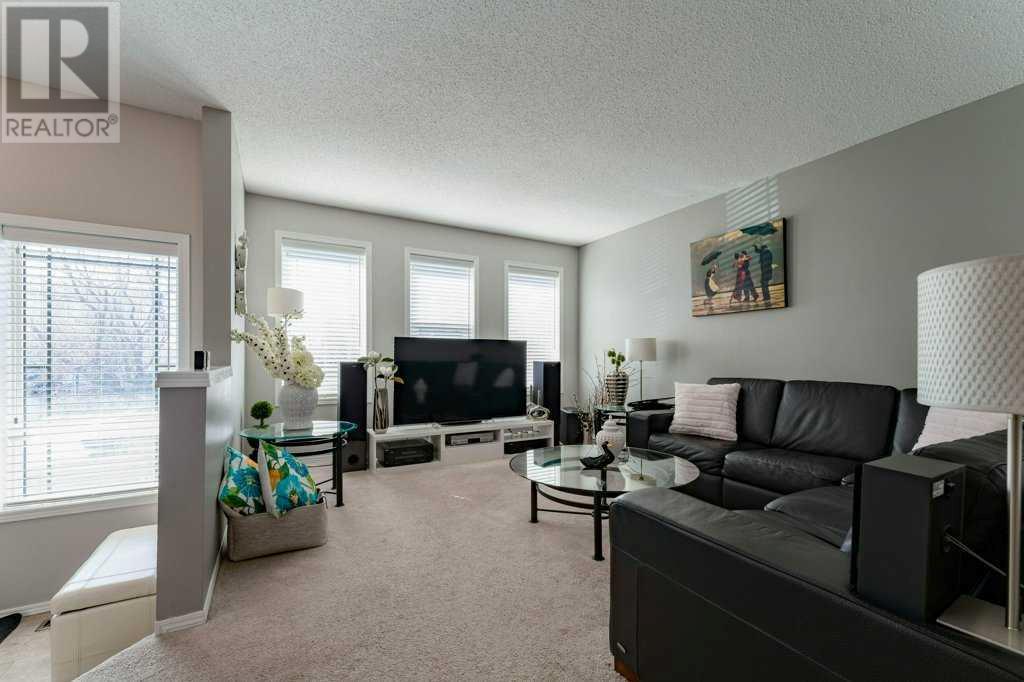 Property at 178 Covemeadow Crescent NE image 2