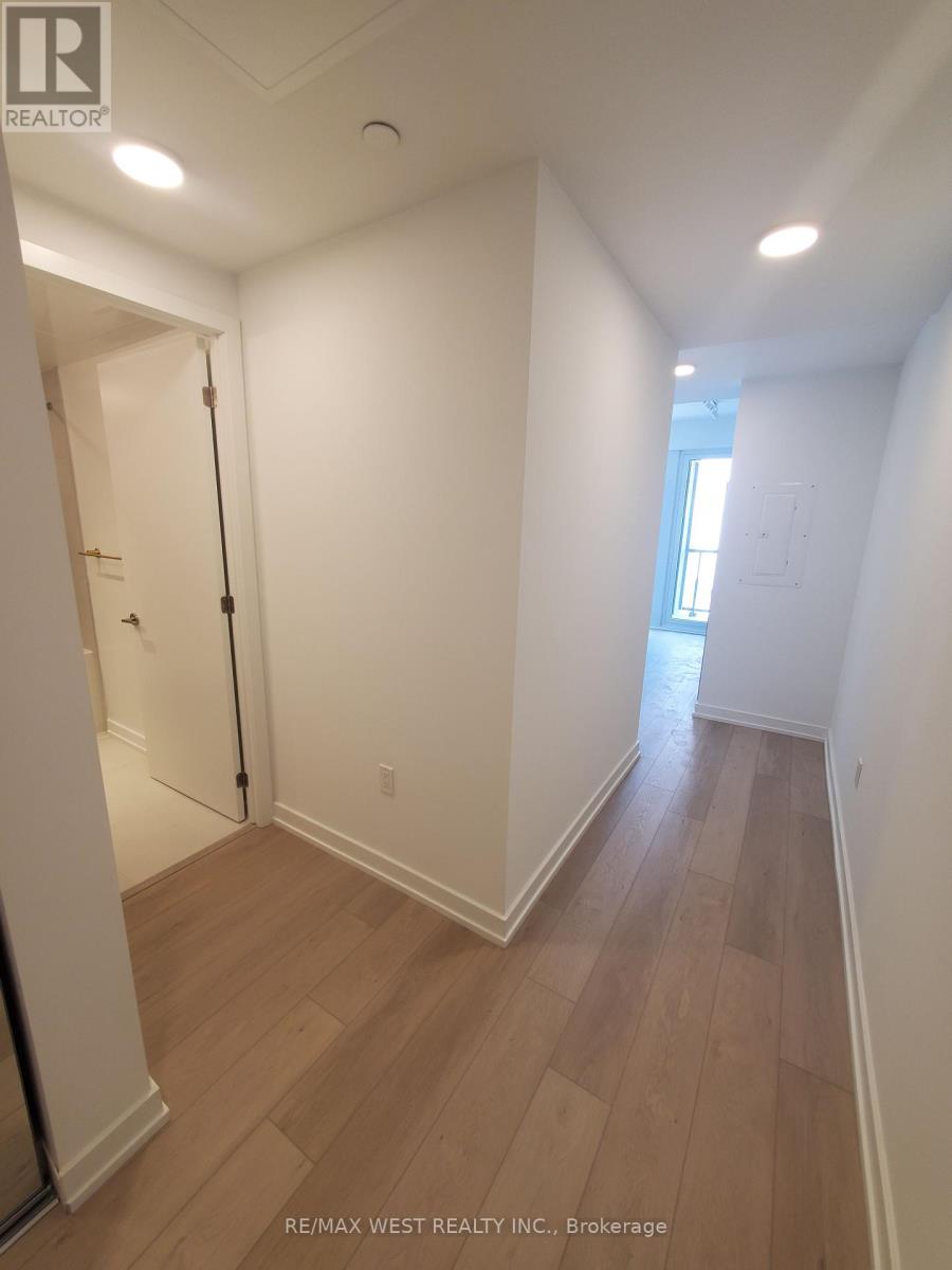 307 - 6 Chartwell Road, Toronto, Ontario  M8Z 4E8 - Photo 3 - W12224716