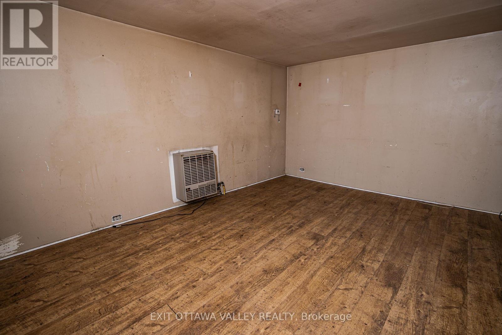 349 Christie Street, Pembroke, Ontario  K8A 4R6 - Photo 15 - X12224776