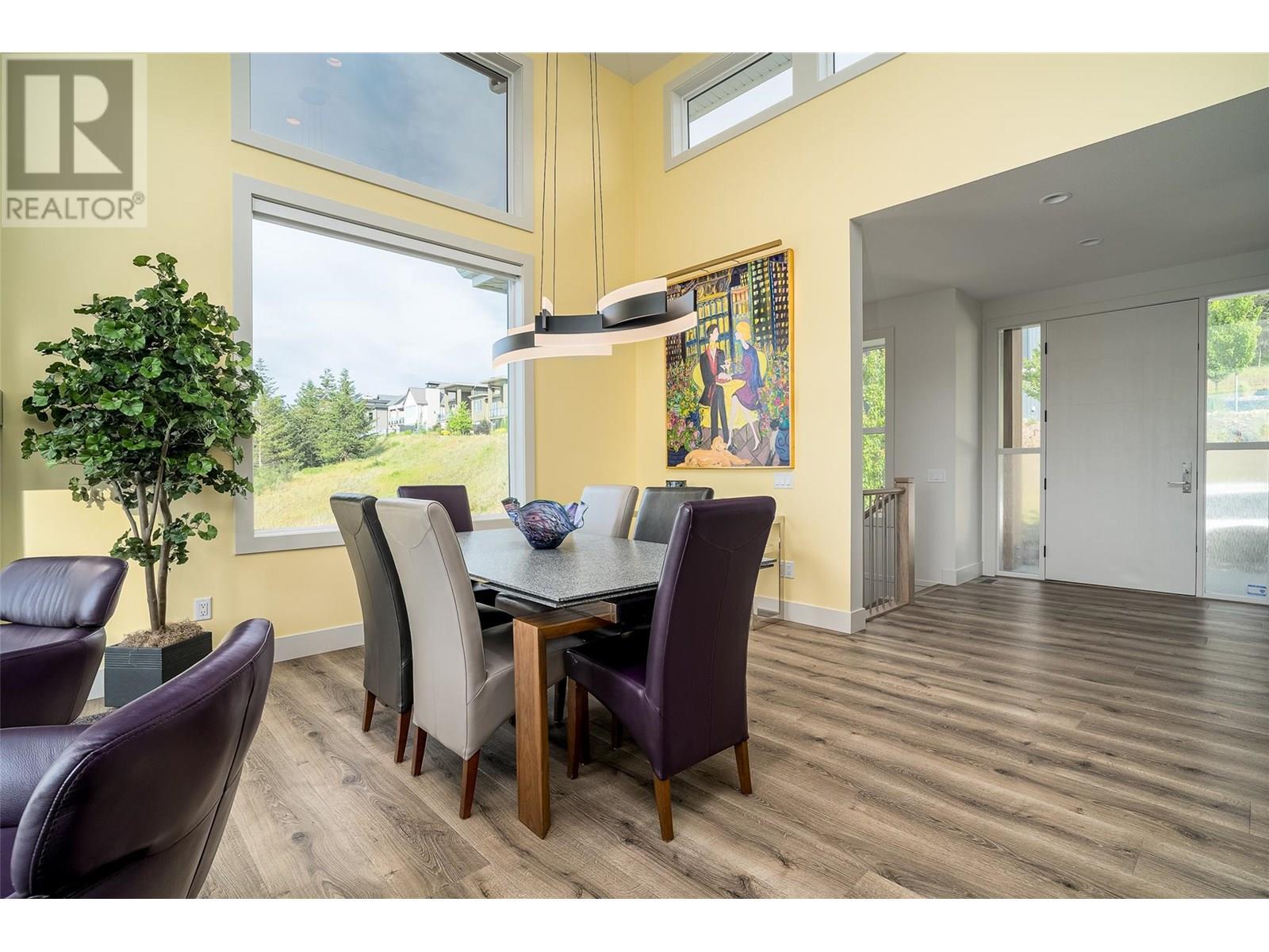 Property at 285 Diamond Way image 3