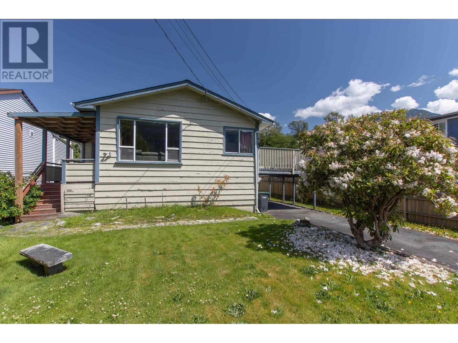 38874 BRITANNIA AVENUE, squamish, British Columbia V8B0A7