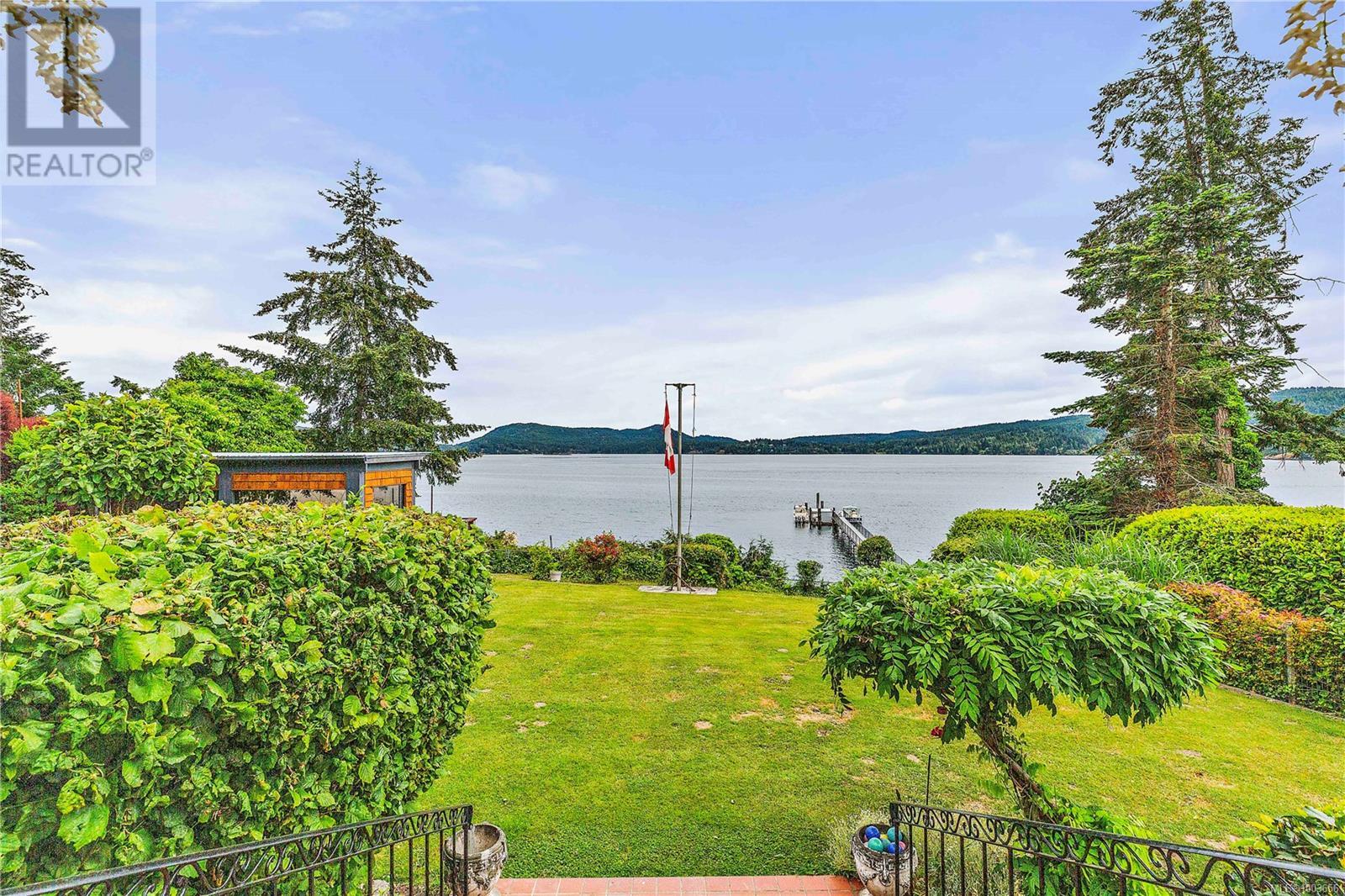 Property at 5957 Sooke Rd image 2