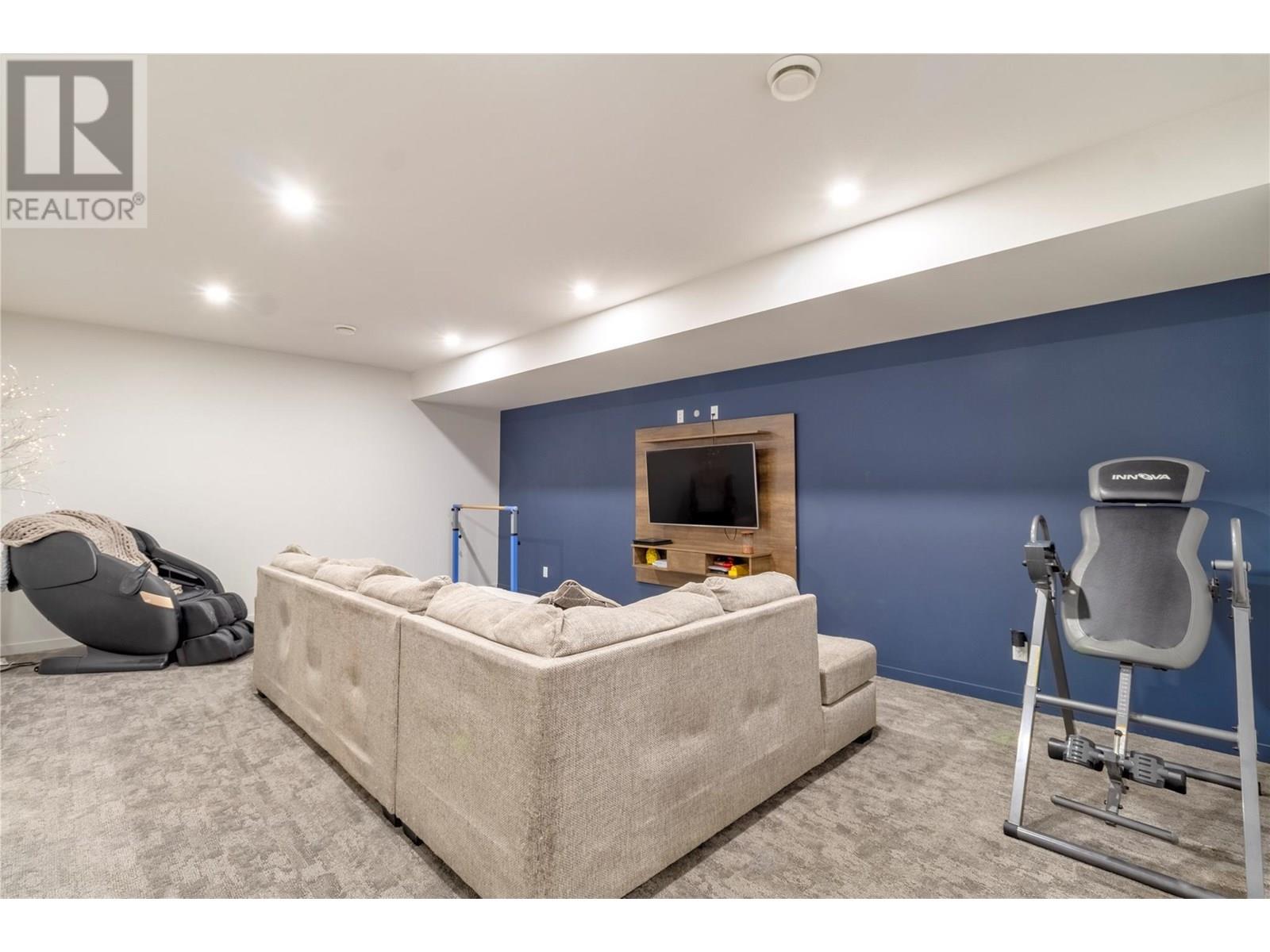 Property at 2521 Panoramic Way image 5