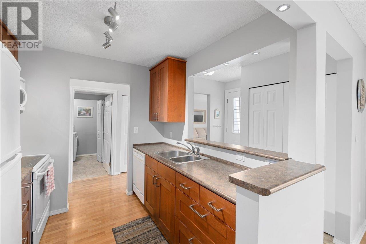 Property at 114 5421 10 AVENUE image 3