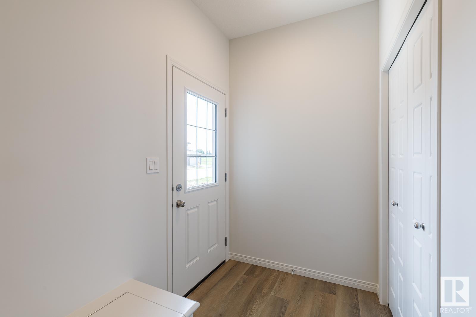 Property at 74 SILVERSTONE DR image 3