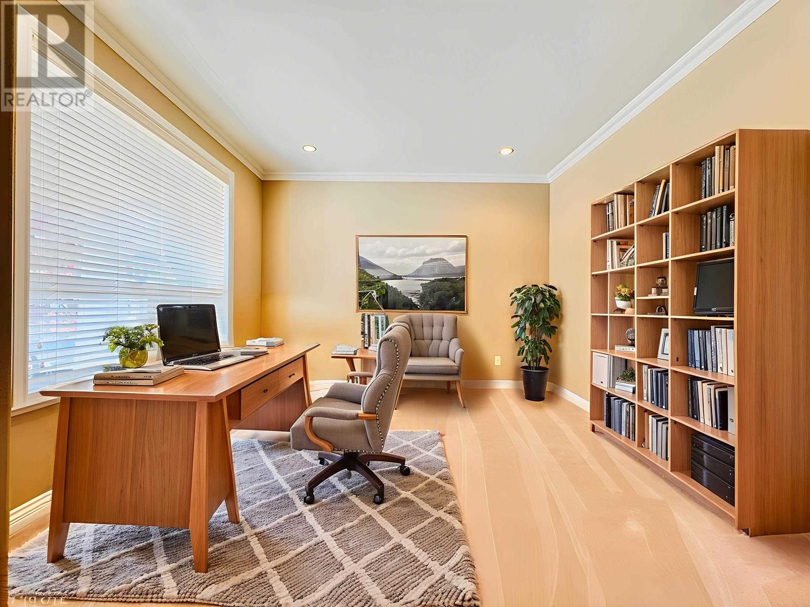 Property at 6039 46A AVENUE image 2