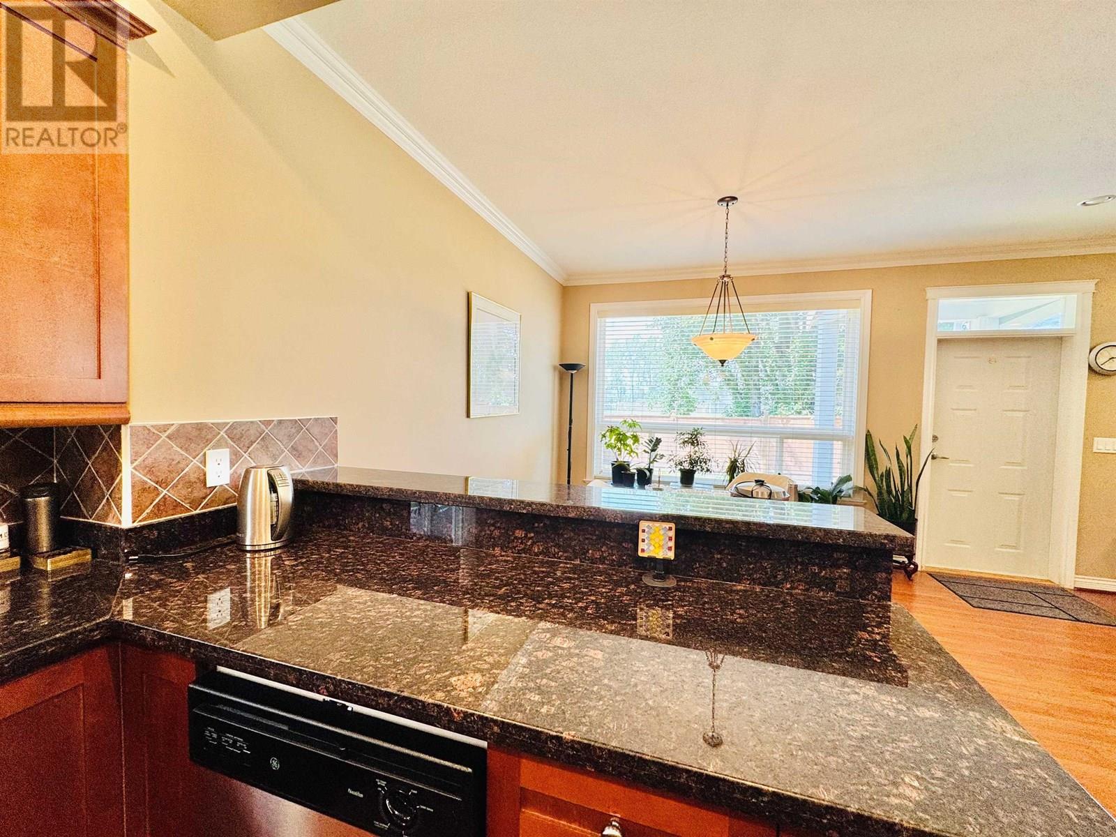 Property at 6039 46A AVENUE image 4
