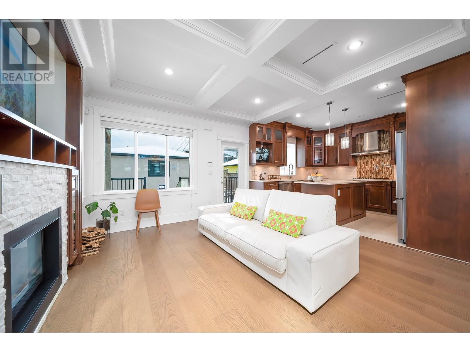 Listing Picture 12 of 40 : 4747 UNION STREET, Burnaby / 本拿比 - 魯藝地產 Yvonne Lu Group - MLS Medallion Club Member
