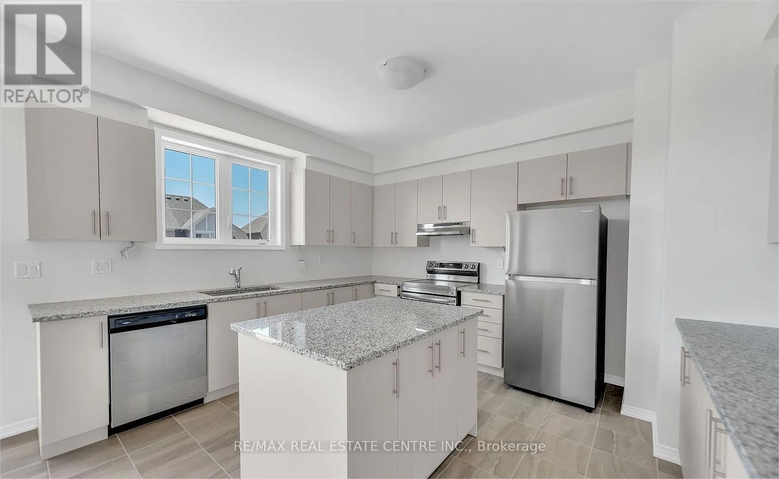 302 Coronation Road, Whitby, Ontario  L1P 0K8 - Photo 15 - E12224812