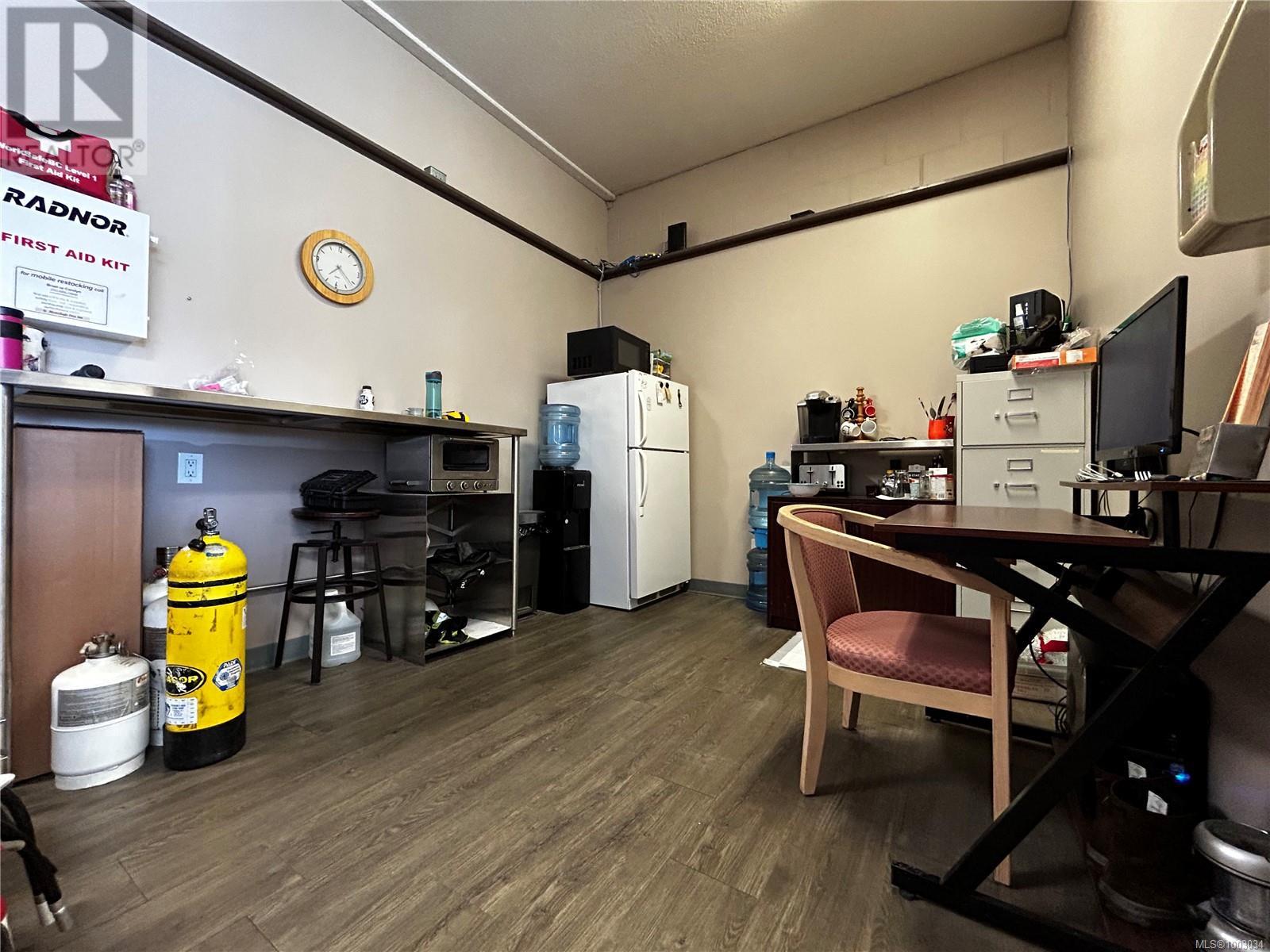 487 Burnside Rd E, Victoria, British Columbia  V8T 2X3 - Photo 25 - 1003034