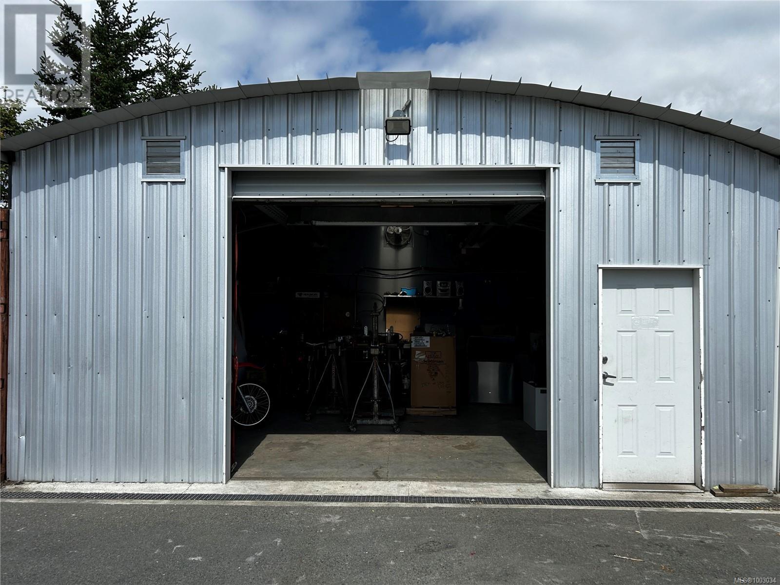 487 Burnside Rd E, Victoria, British Columbia  V8T 2X3 - Photo 33 - 1003034