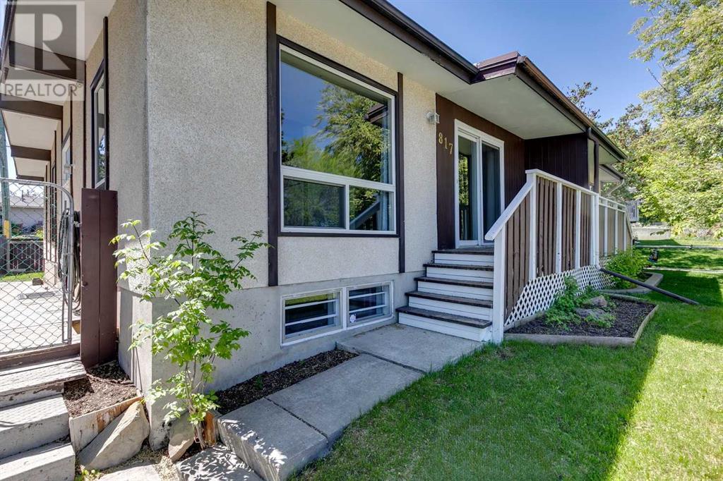 Property at 817 Canfield Way SW image 3
